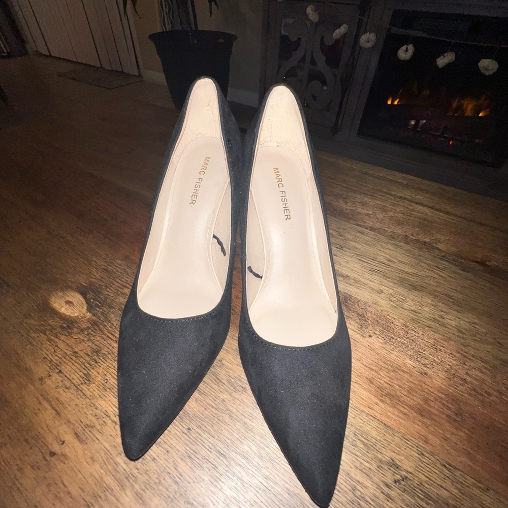 NEW Marc Fisher Black Suede Heels